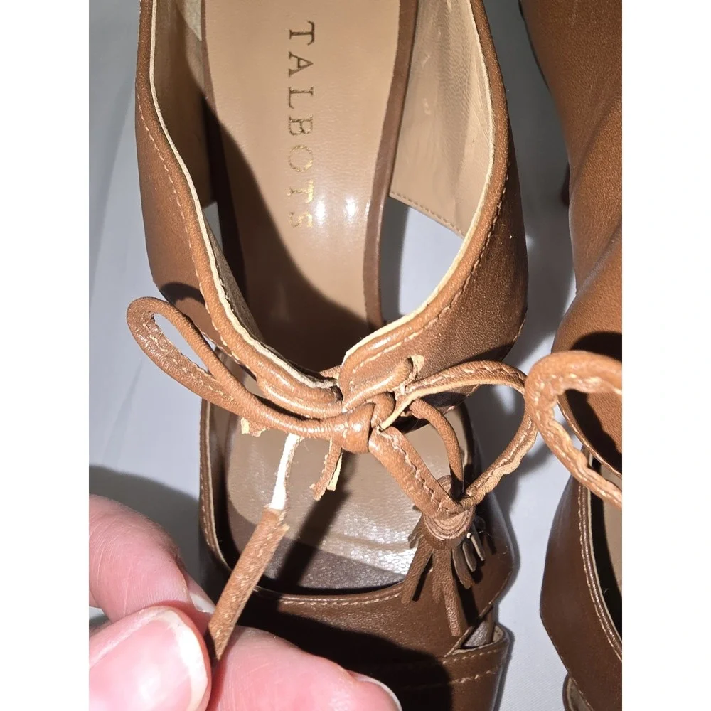 Talbots Women's Vicki Nutmeg Brown Leather Heels Sandals Shoes 7.5 AA Narrow New
